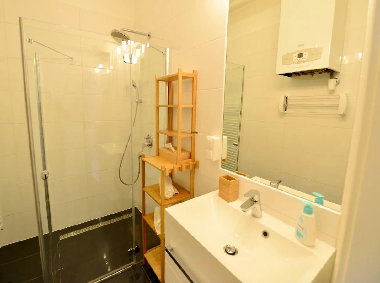 Exclusive & Top Equipped, 10 Min From The Centre Viena 0*,